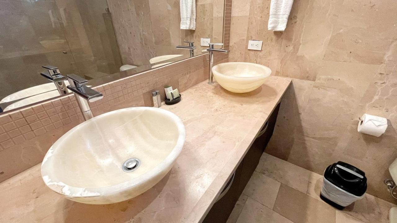 جاكو Pacific Suites Boutique Hotel And Bistro المظهر الخارجي الصورة